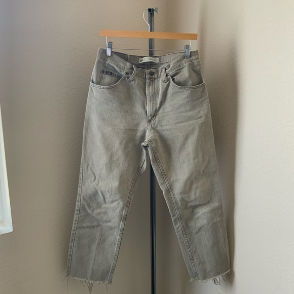Lee | cream/ sand denim cut off jeans size 33 - Picture 1 of 11
